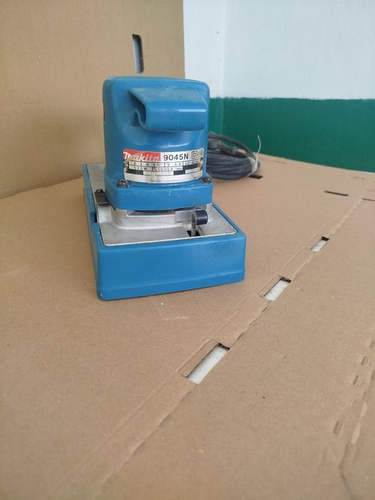 Шлифмашина Makita 9045n