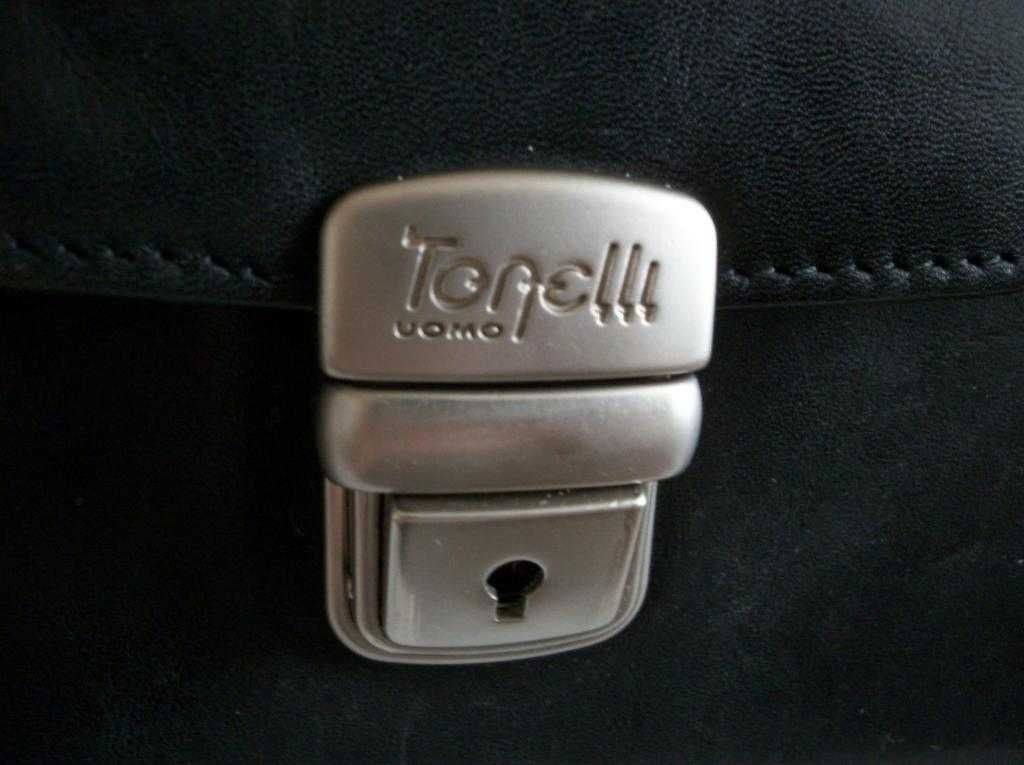 Сумка-барсетка, мужская, кожаная. Tonelli . Производство Италия. 1990x