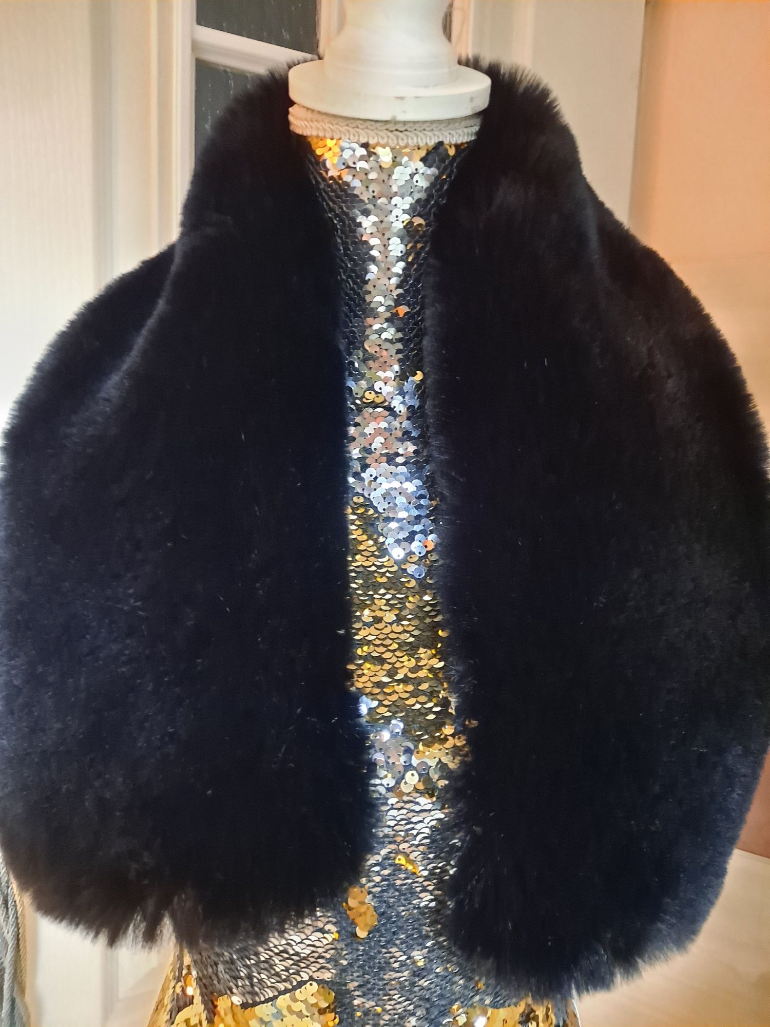 Elegancki Kołnierz damski futerko.