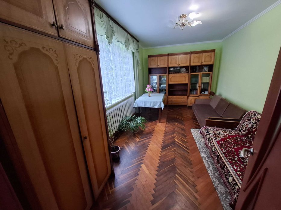 Здається кімната, вулиця Варшавська. Площа кімнати 22 кв. м.