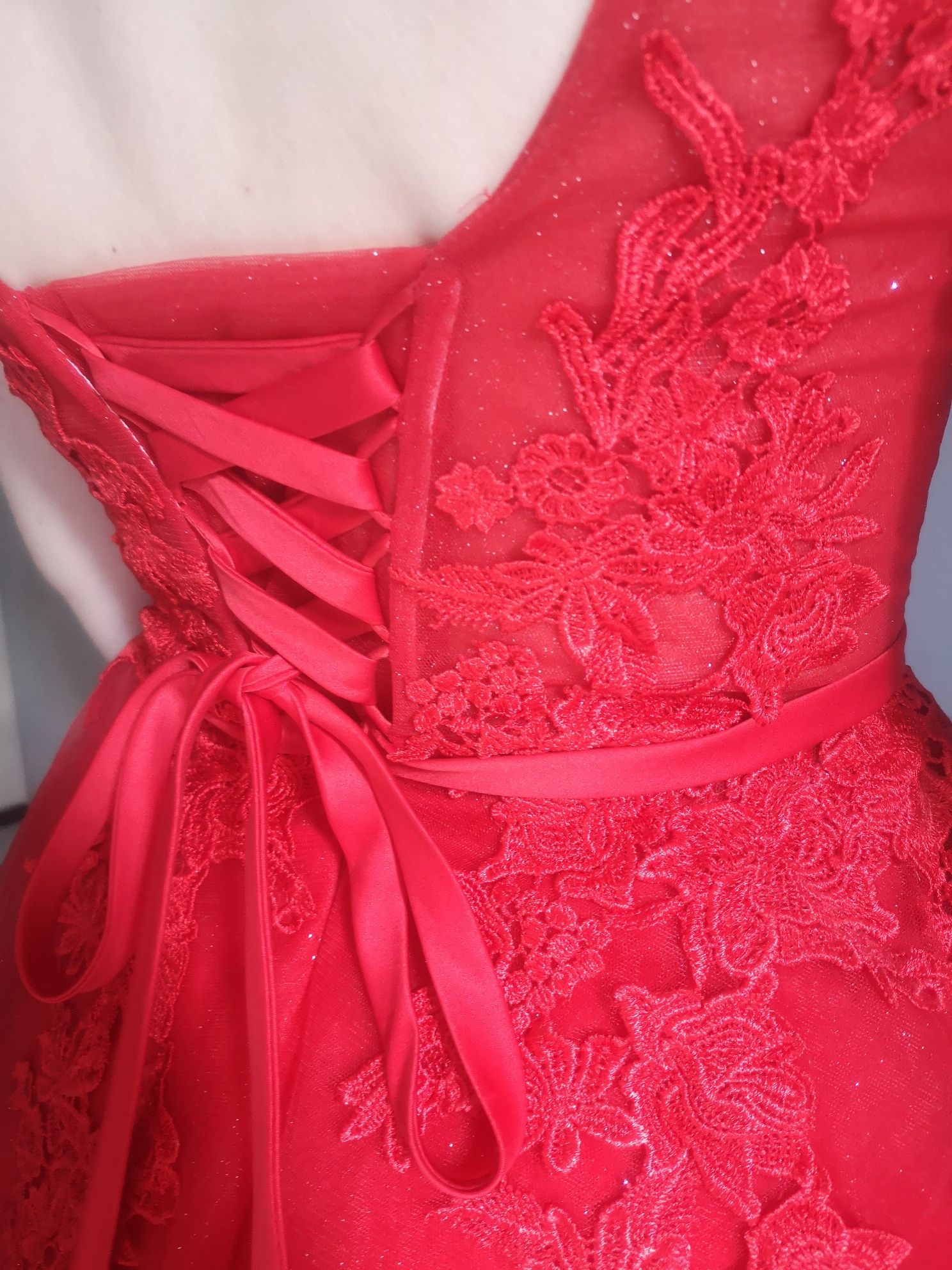 Sukienka czerwona roz 36