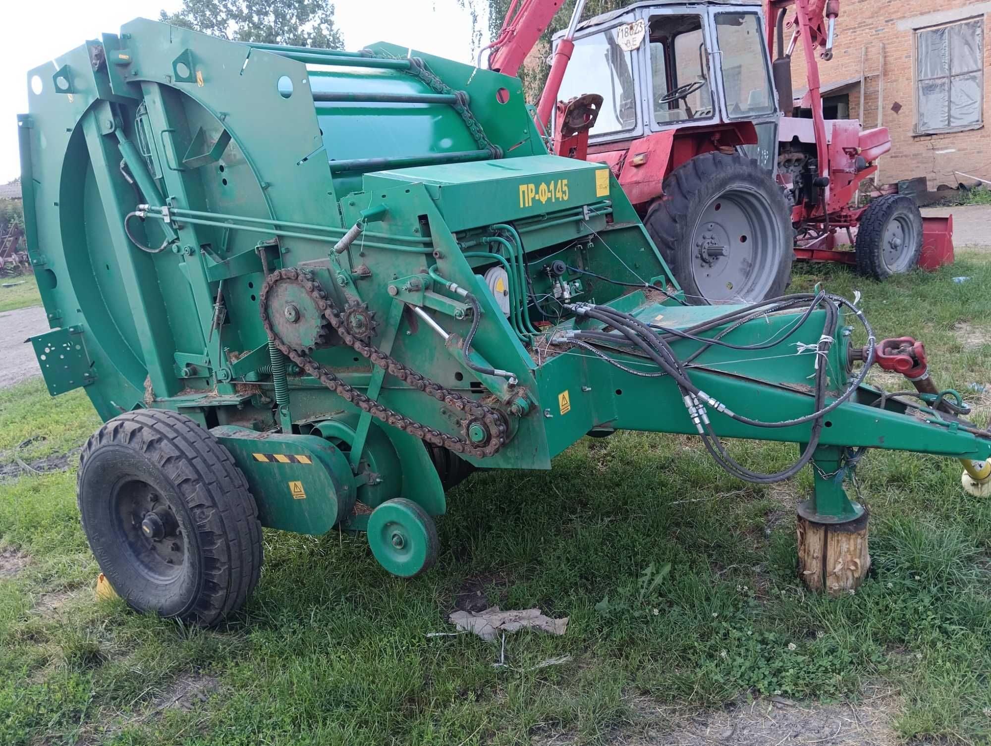 Прес-підбирач рулонний ПР-Ф-145