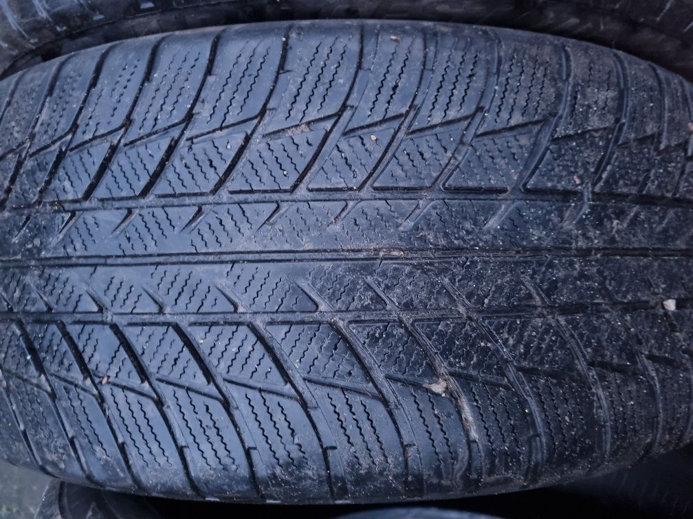 Bridgestone blizzak lm 001  225.50. 18