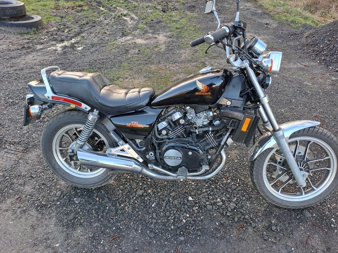 Sprzedam HONDA Magna!