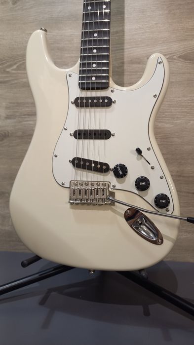 Майстрова Fender Stratocaster SS