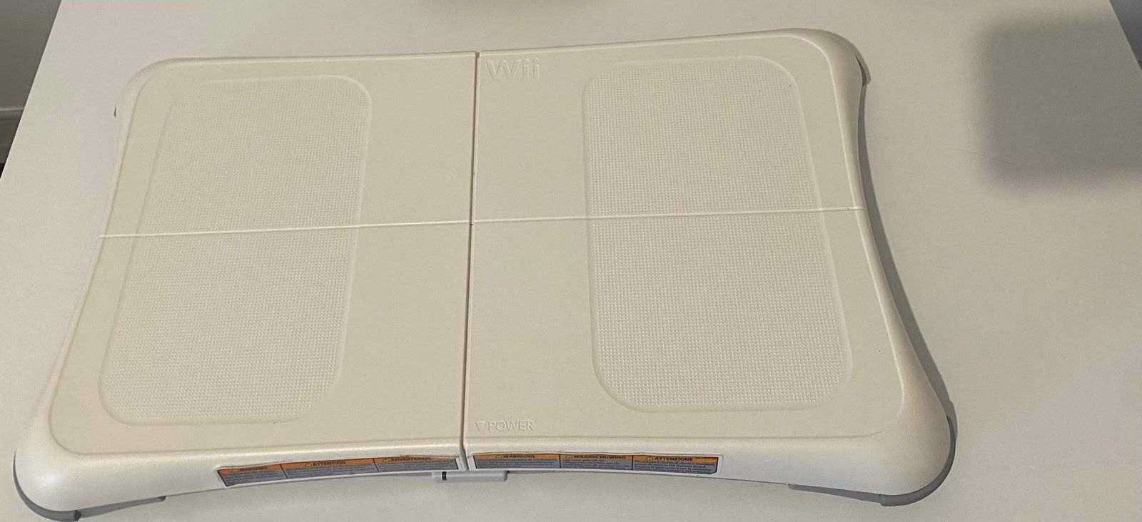 Nintendo Wii +Wii fit plus (com 2 jogos incluídos)