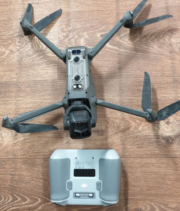 Квадрокоптер DJI Mavic 3 Pro