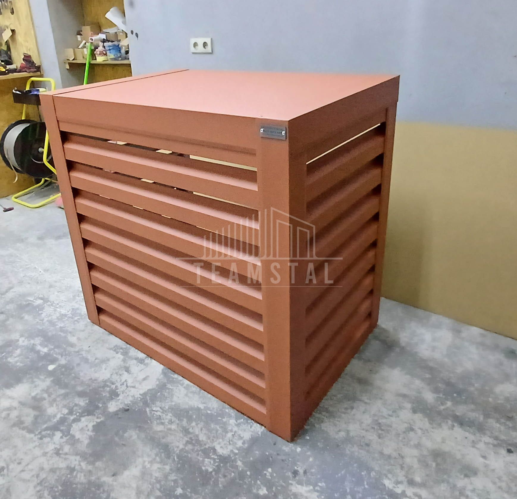 Osłona klimatyzatora - pompy ciepła 100x50x110 cm jasny brąz TS560