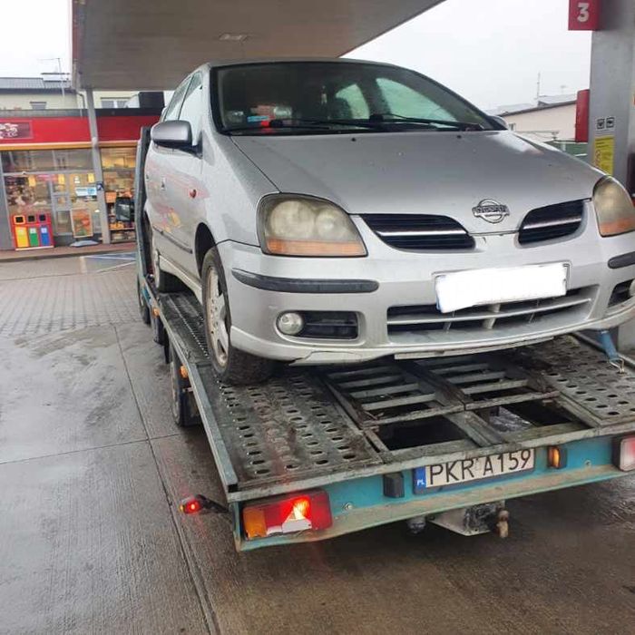 Nissan Almera Tino 1.8 benzyna 16V kolor srebrny na części