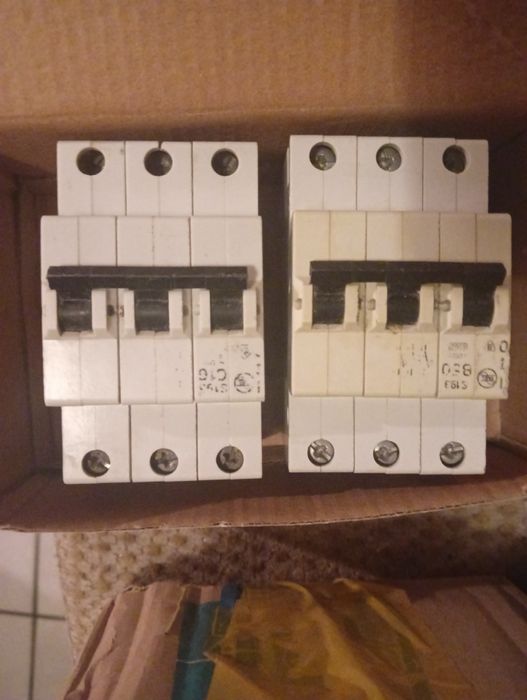 Bezpieczniki Wyłączniki nadpradowe itp automaty trójfazowe