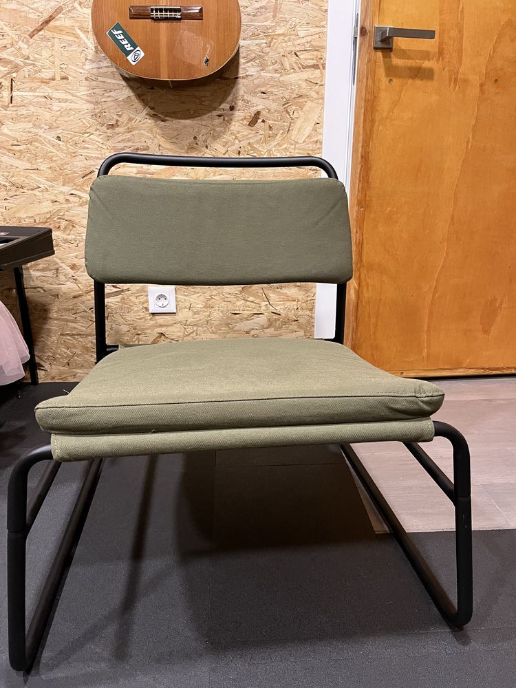 Poltrona IKEA LINNEBÄCK verde azeitona