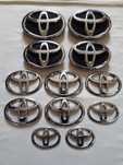 Эмблема значок TOYOTA 
 Camry/Corolla/Cardon/Rav 4/Highlander Оригинал