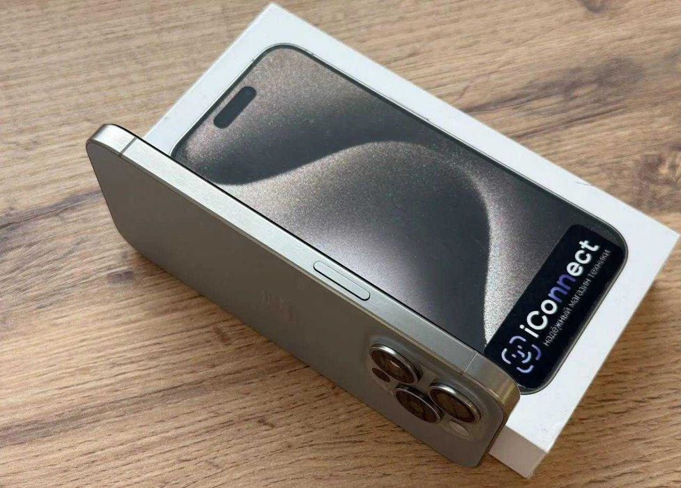 iPhone 15 pro 256 gb natural