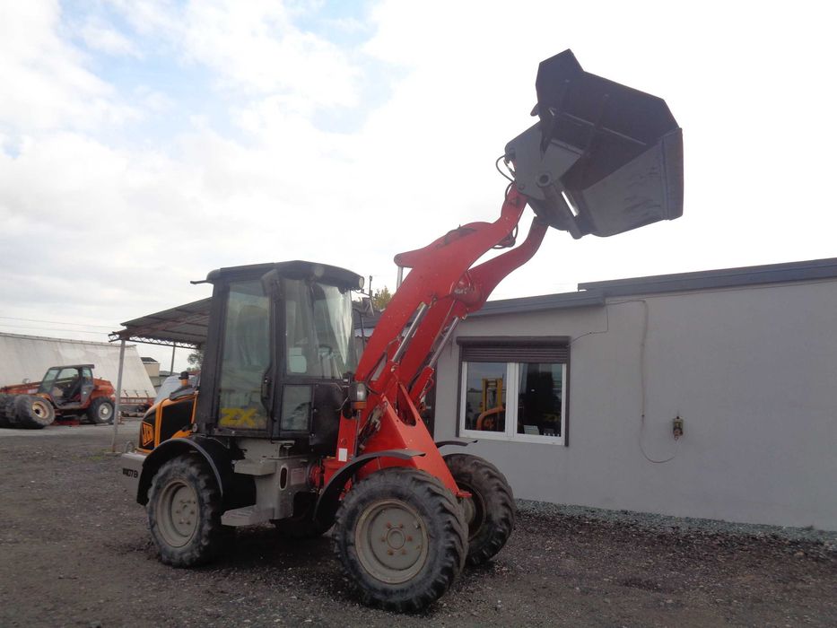 Ładowarka JCB 407 B ZX + łyżka bocznego wysypu 2005 r