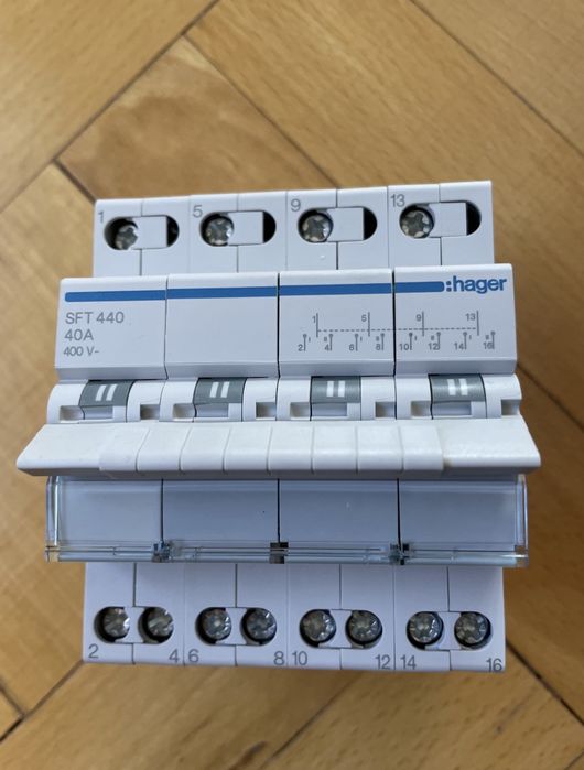 Hager sft 440 40А перемикач на генератор