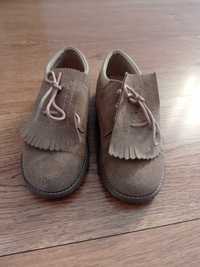Sapatos de criança tamanho 31