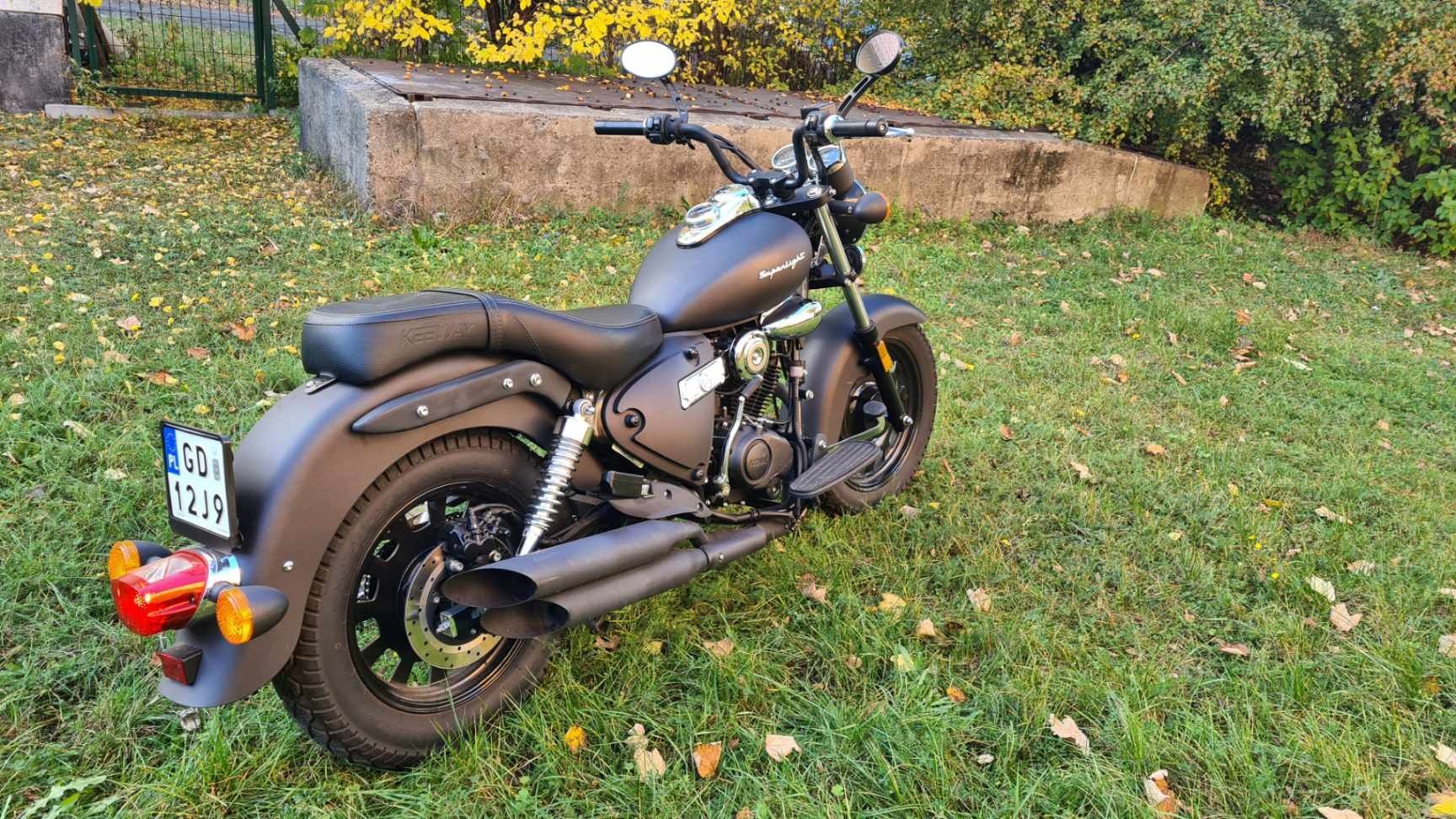 KEEWAY Superlight 125