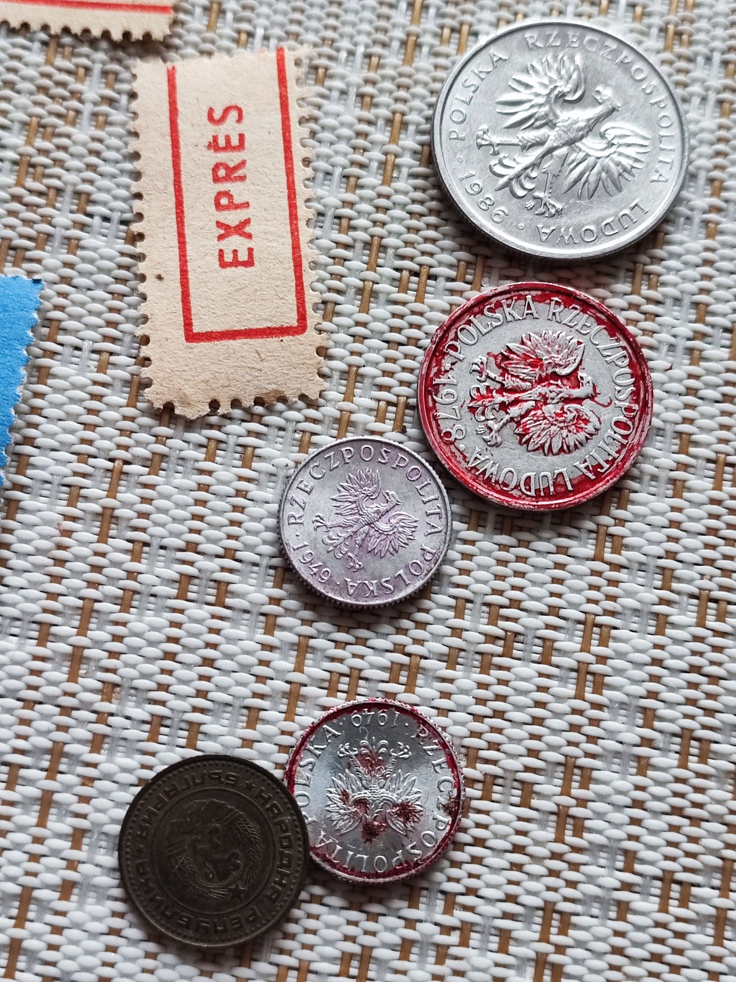Stare nieużywane znaczki i obiegowe monety PRL