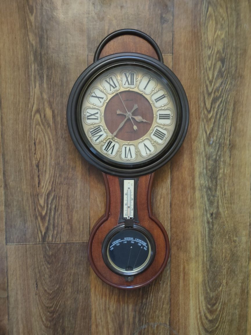 Продам барометр анероид и барометр- часы Маяк СССР