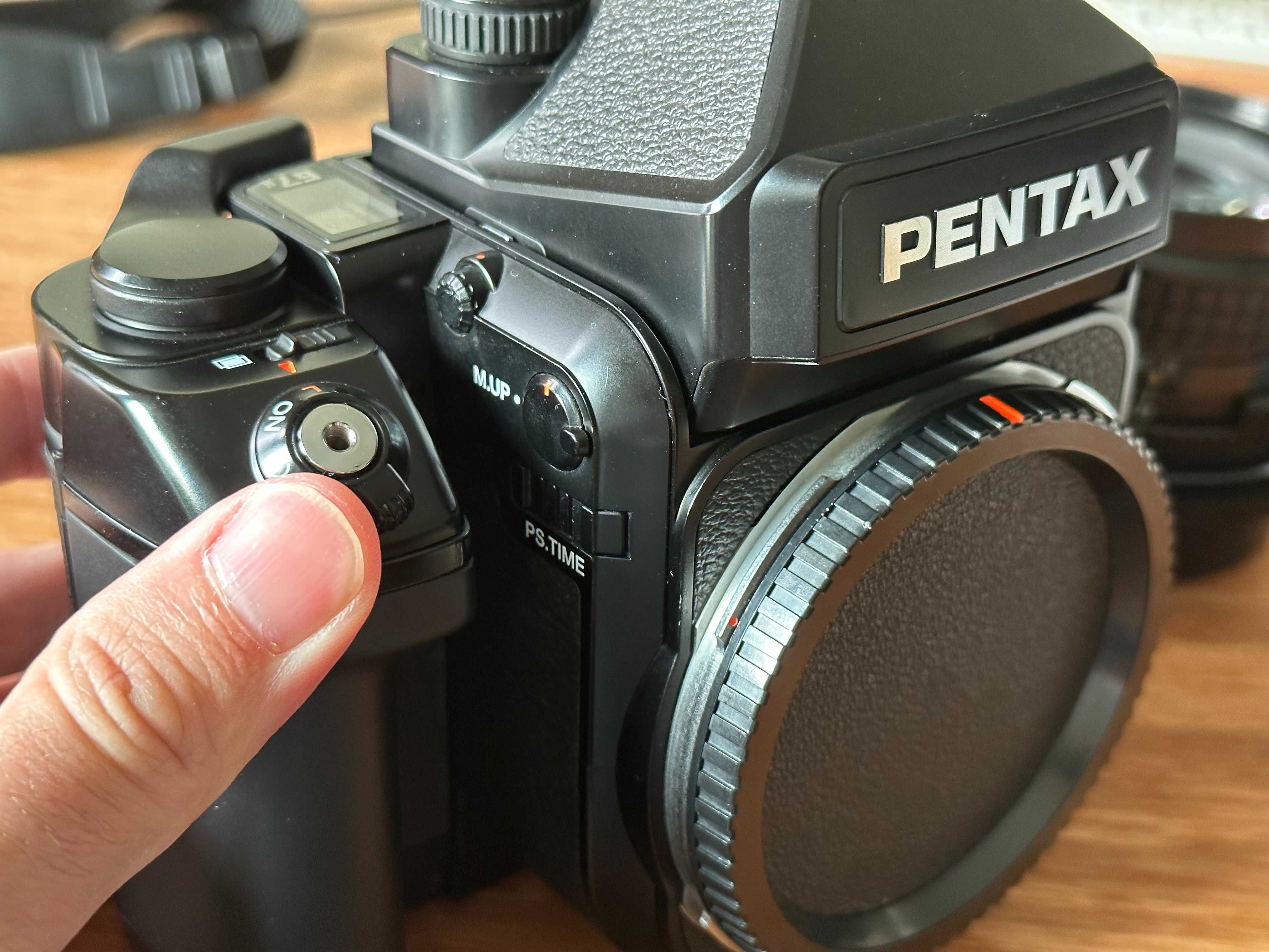 Pentax 67ii + AE Finder + Wooden Grip + 105mm Lens