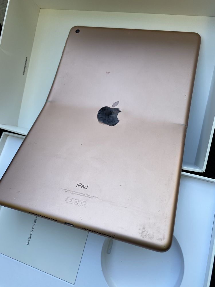 Продам на запчастини планшет ipad 7 gen 32gb a2197