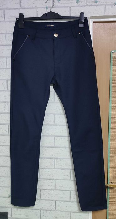 Granatowe spodnie damskie cygaretki Nice Toxic 1 rozm L 40