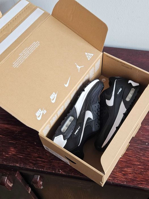 Жіночі кросівки Nike Air Max 90 DH8010 002 Оригінал 38