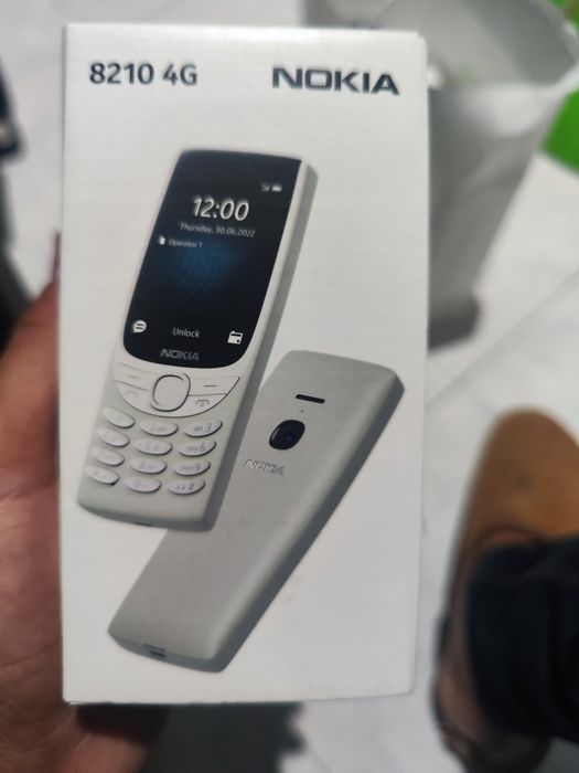 Nokia 8210 azul semi novo