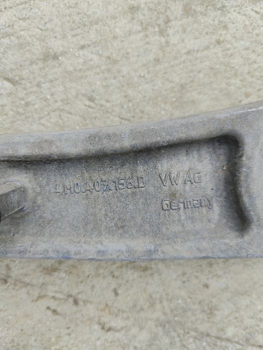 4M0407156E Audi q7 4М, Bentley bentayga,cayenne 9y рычаг правый прямой