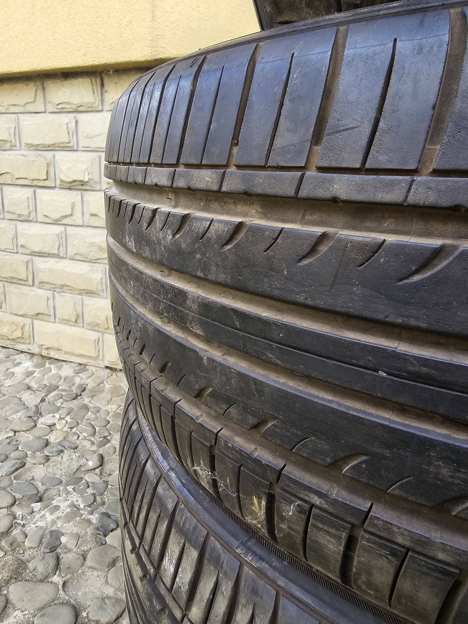Комплект резини KUMHO Solus R18