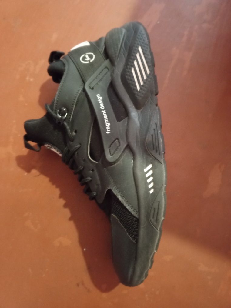 Продам кросівки  Nike air Huarache original!!!