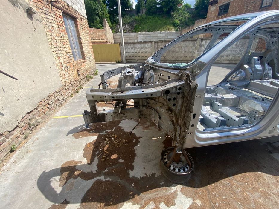 Кузов Четверть Лонжерон бочина Audi Q7 4M Ауді Кю7 4М Ауди Ку Кю