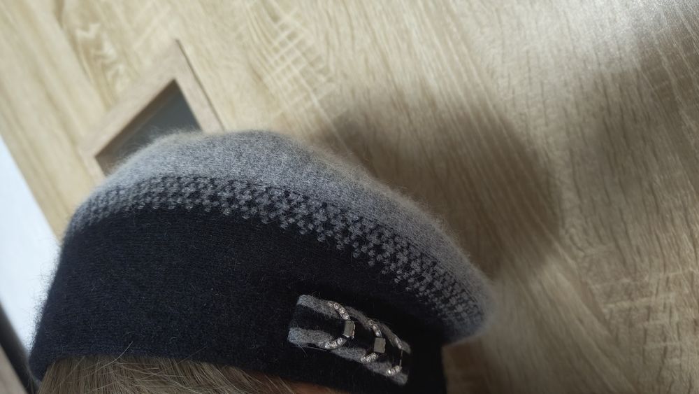 Beret akrylowo wełniany