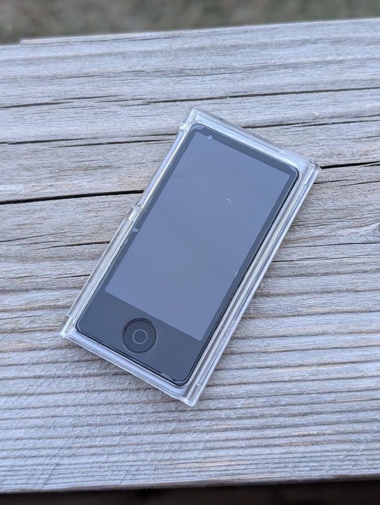 Плеєр Apple iPod Nano 7 16ГБ