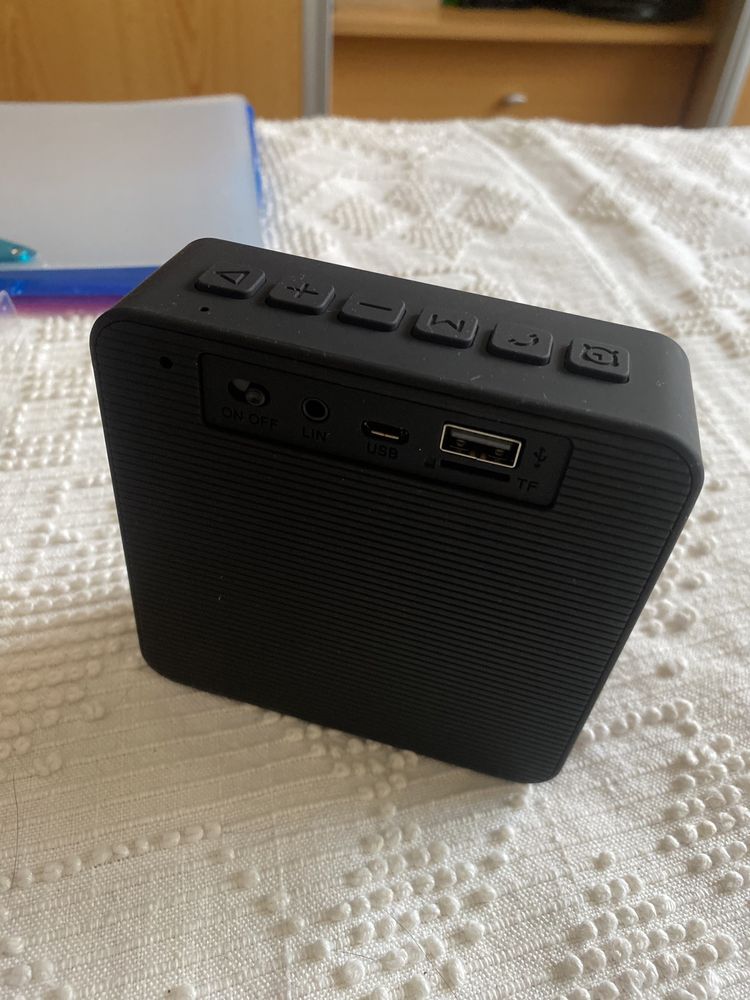 Coluna c/ relógio e rádio