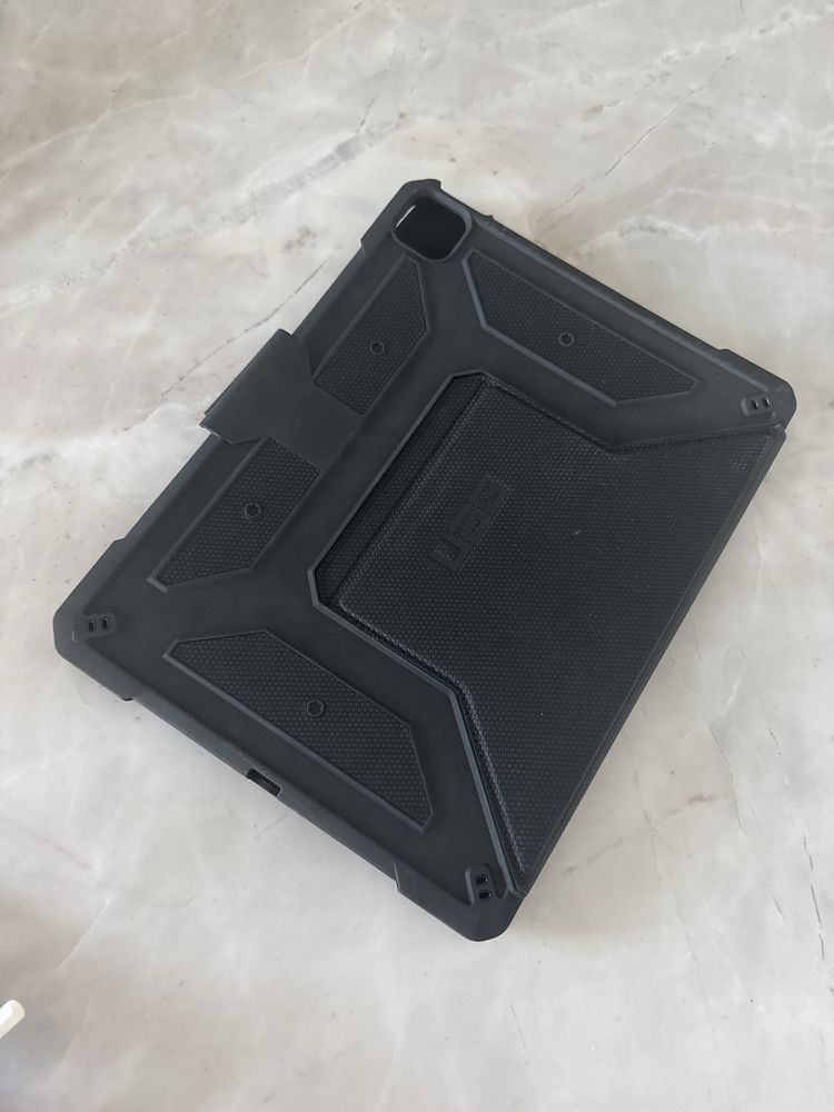 Etui UAG Metropolis dla iPada Pro 12,9 cala z 2021/2020