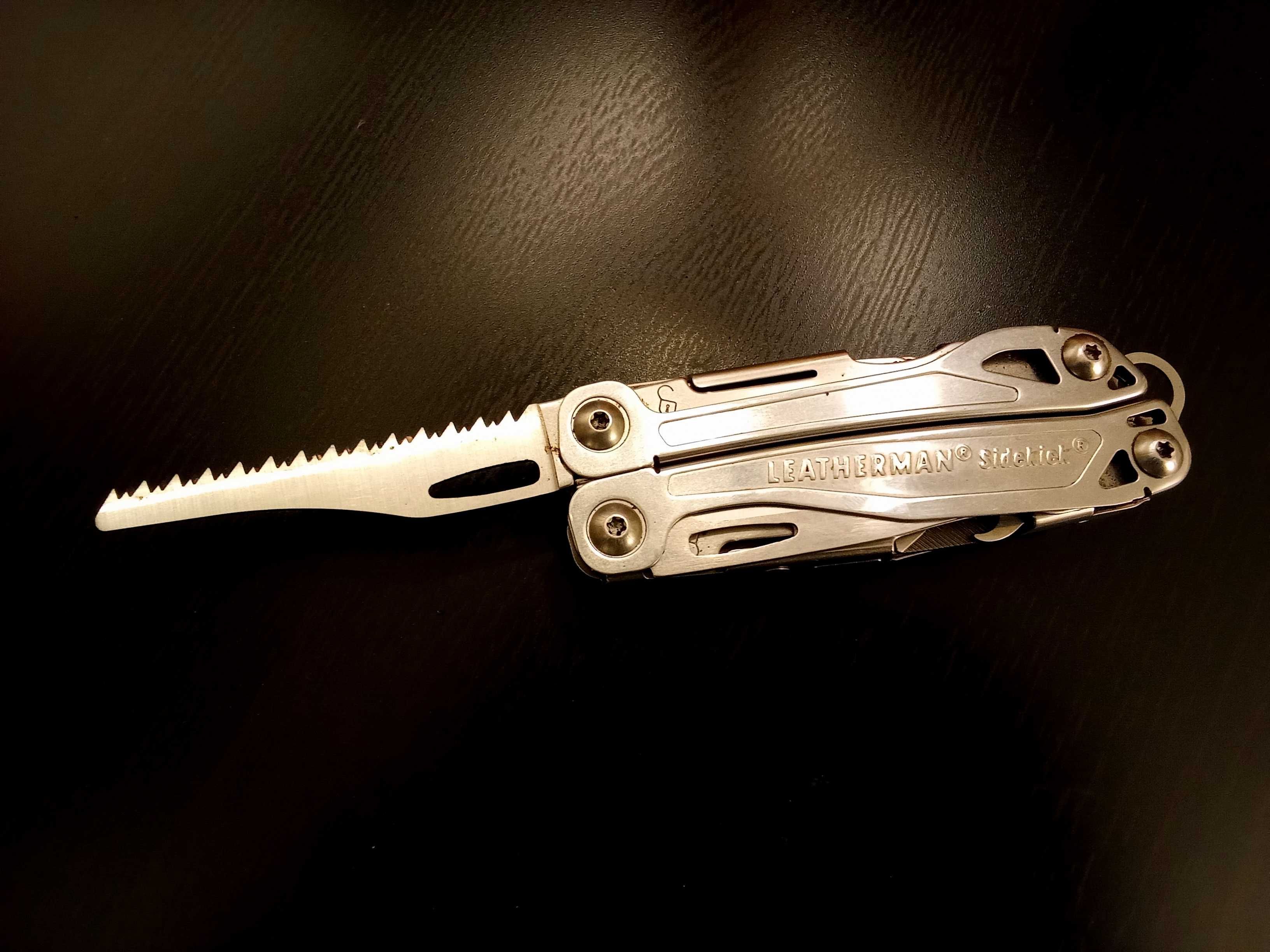 ALICATE MULTIFUNÇÕES LEATHERMAN SIDEKICK