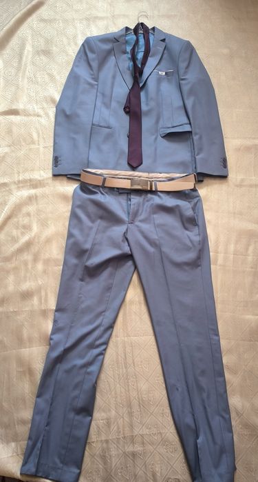 Продам весільний костюм,на випускний