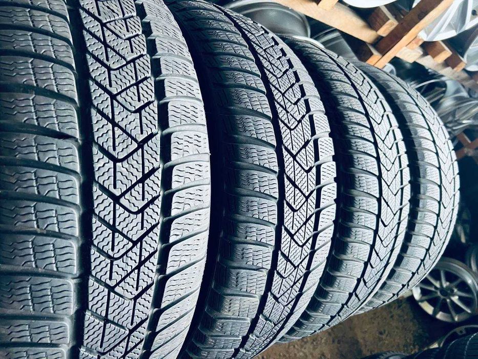 Шини Резина Зимові 21Рік 225 55 17 Pirelli Sottozero 3 RFT [4122] 4шт
