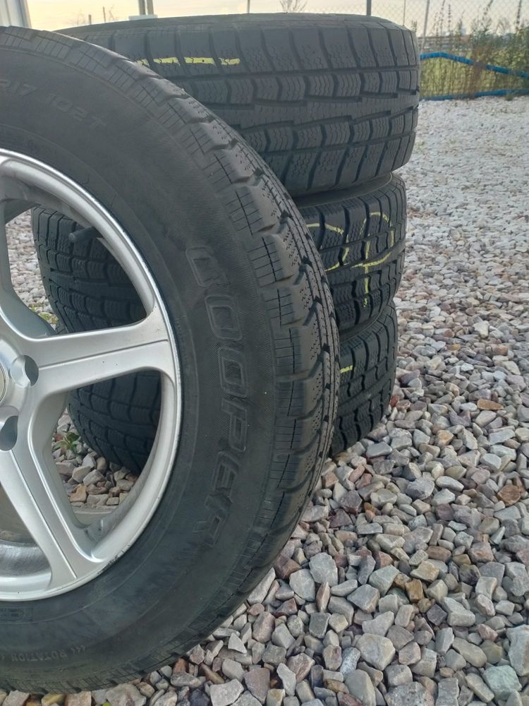 Komplet opon zimowych dla SUV 4 x 225/65R17  COOPER - DISCOVERER M+S