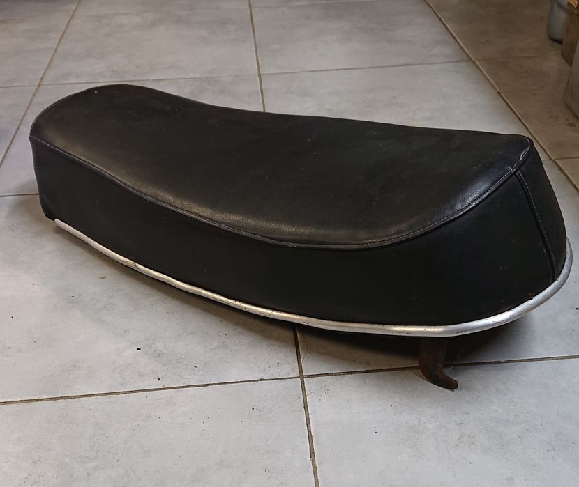 Siedzenie Kanapa Wsk 175 Wsk 125 Kobuz Gil oryginał kanapa z ramką