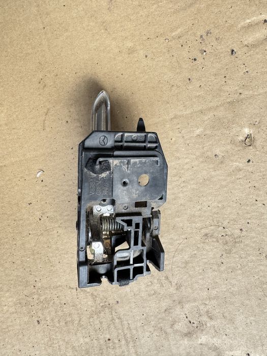 Ручка задняя левая внутреняя Mazda6