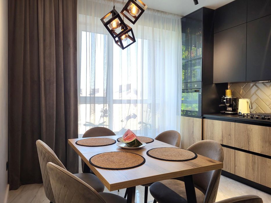 Продається Шикарна 2 кімната квартира в центрі міста.