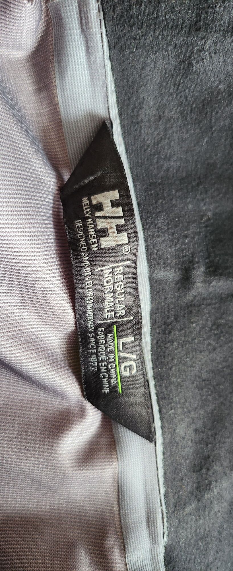 Sprzedam kurtkę Helly  Hansen system recco L
