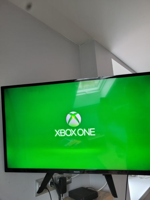 Xbox one s 1tb + pad