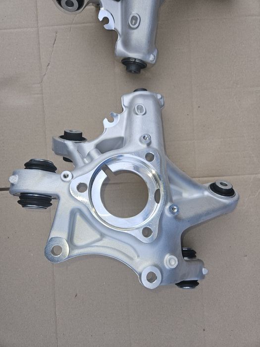 Заднея цапфа Tesla model 3