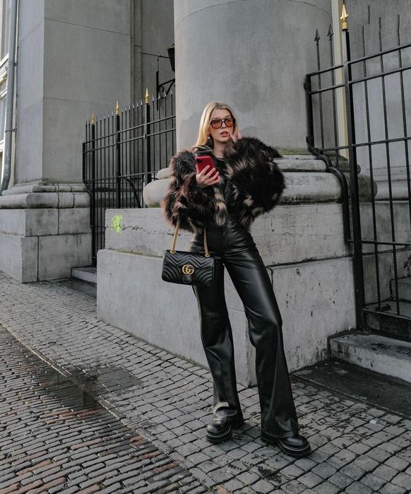 Шкіряні штаны чорного кольору з кишенями