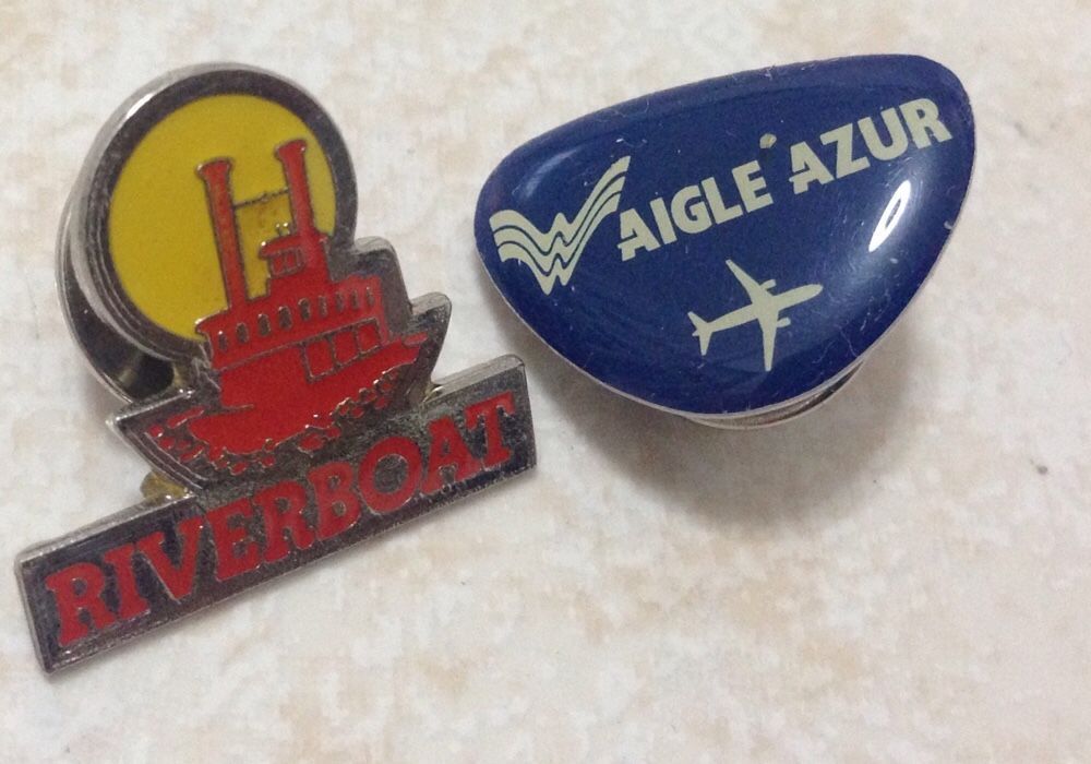 Vendo Pin's Novos