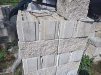 Bloczki betonowe łupane kolor piaskowy