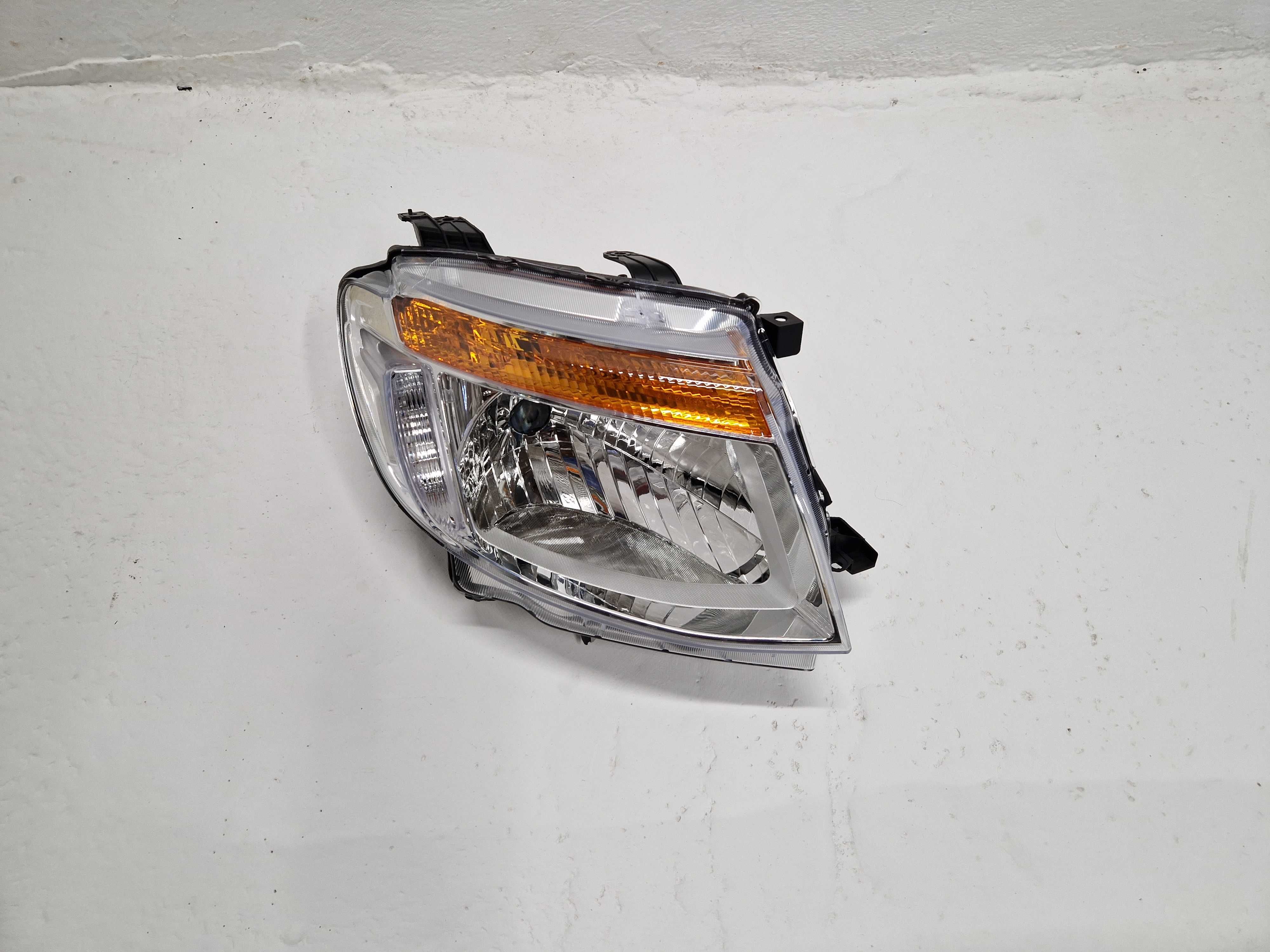 NOWA Przód Prawa Przednia Lampa Reflektor Ford Ranger 12-15r Europa